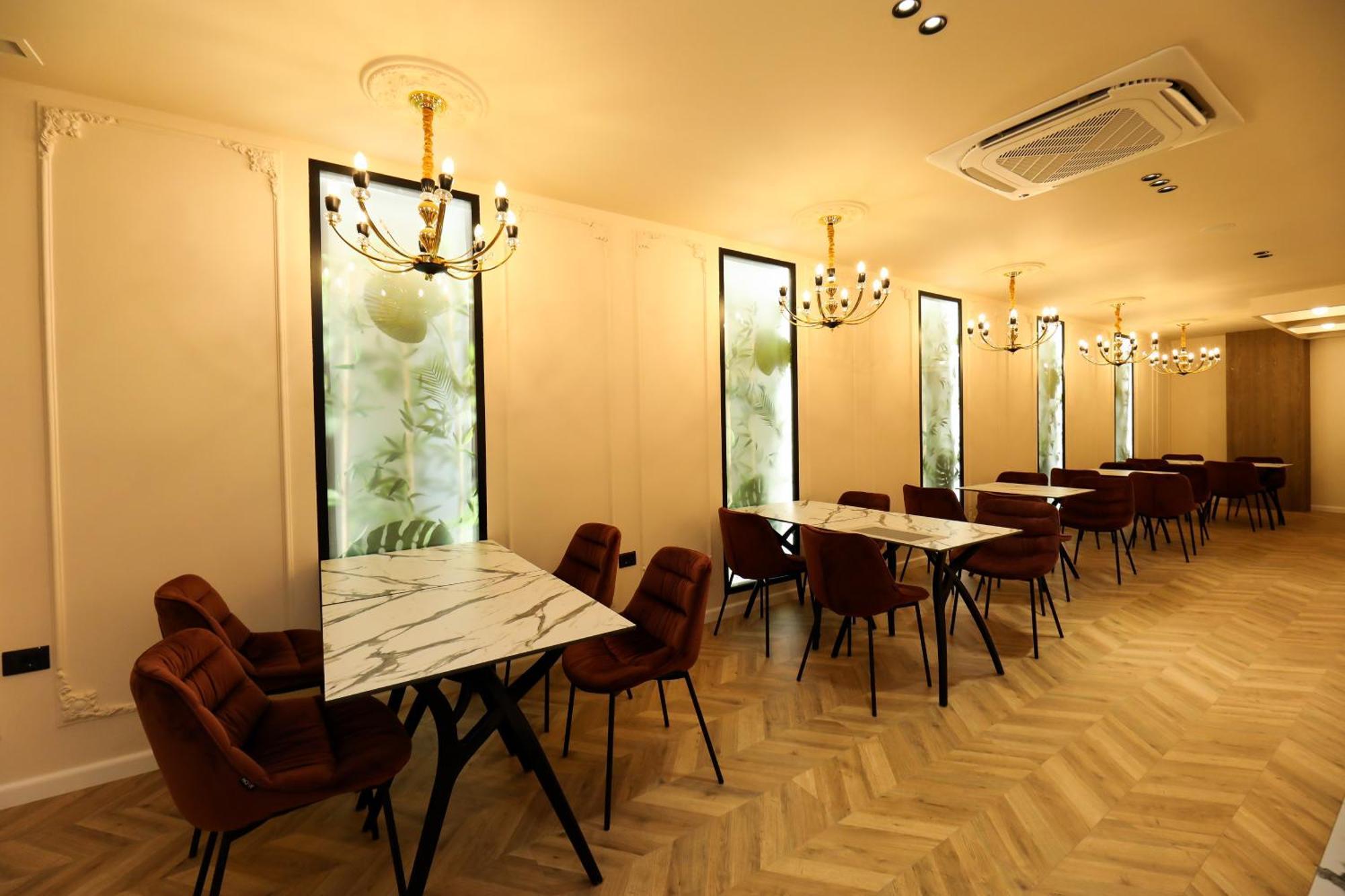 Hotel Adore Vlore Exterior photo