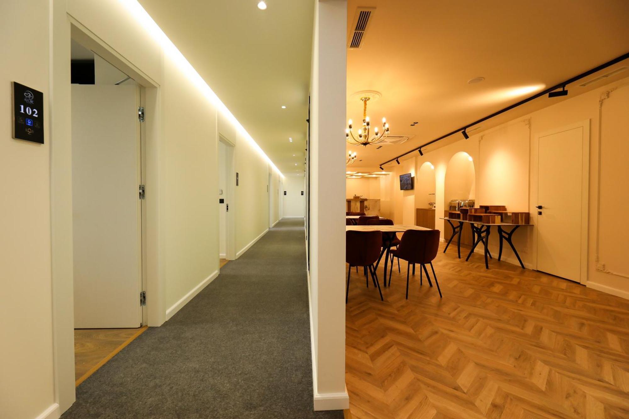 Hotel Adore Vlore Exterior photo