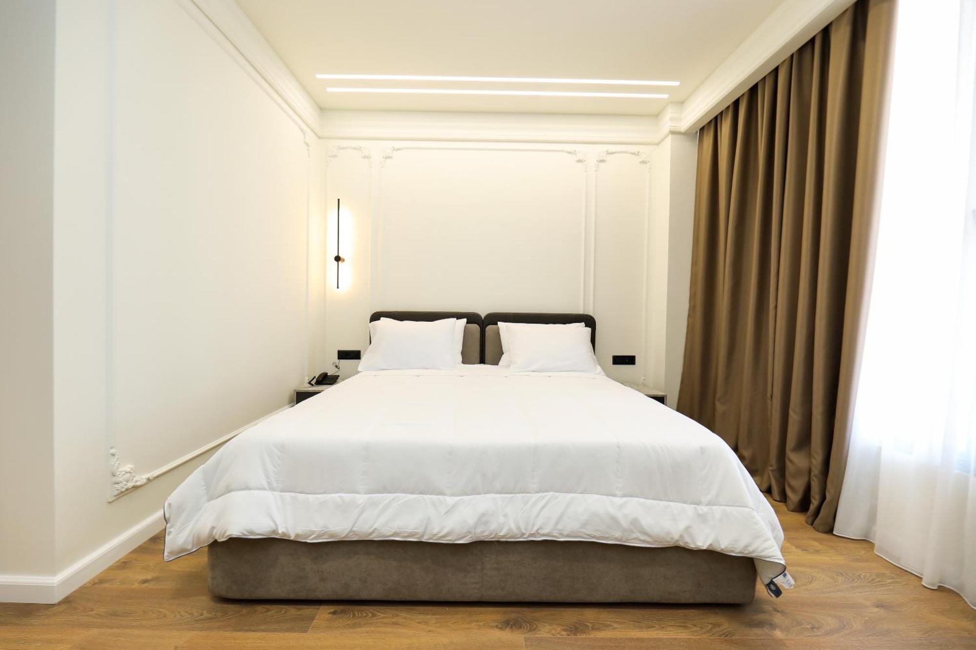 Hotel Adore Vlore Exterior photo
