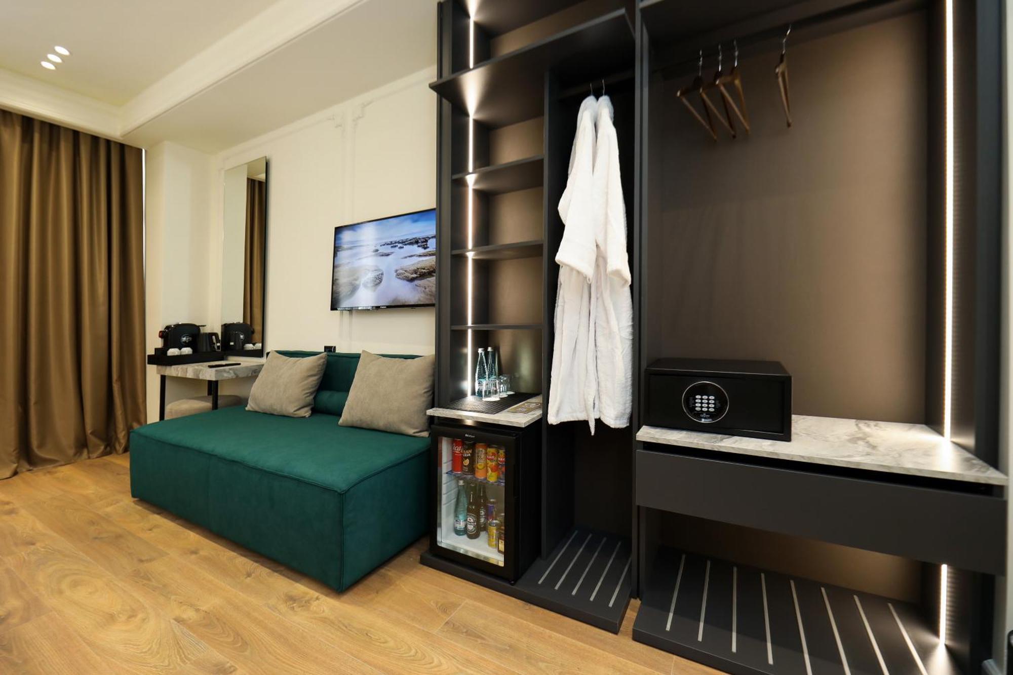 Hotel Adore Vlore Exterior photo