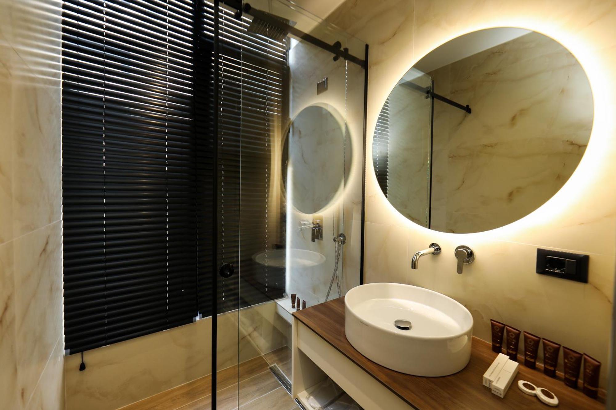 Hotel Adore Vlore Exterior photo